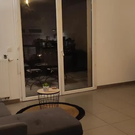 Apartament Jardin Terrasse Chez Charlene 30 Min En Voiture Des Plages Et Du Vieux Port